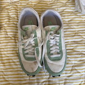 Nike White and Green Sneakers